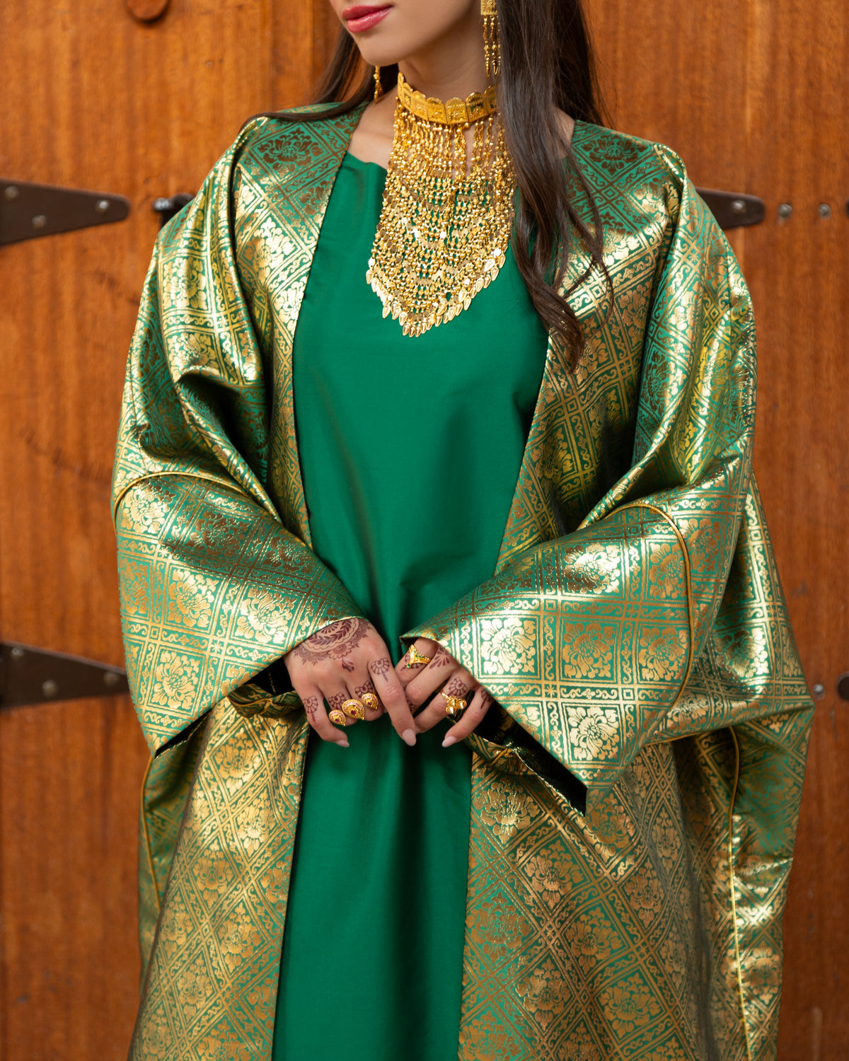 Shiny jacquard bisht with silk satin inner dress