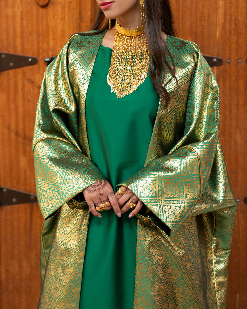 Shiny jacquard bisht with silk satin inner dress