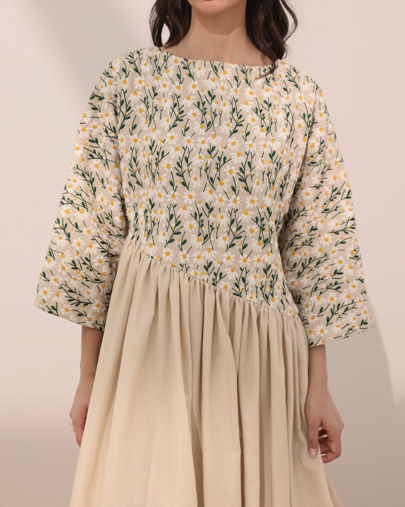 Embroidered daisy flowers linen kaftan w/ asymmetrical gathered waistline