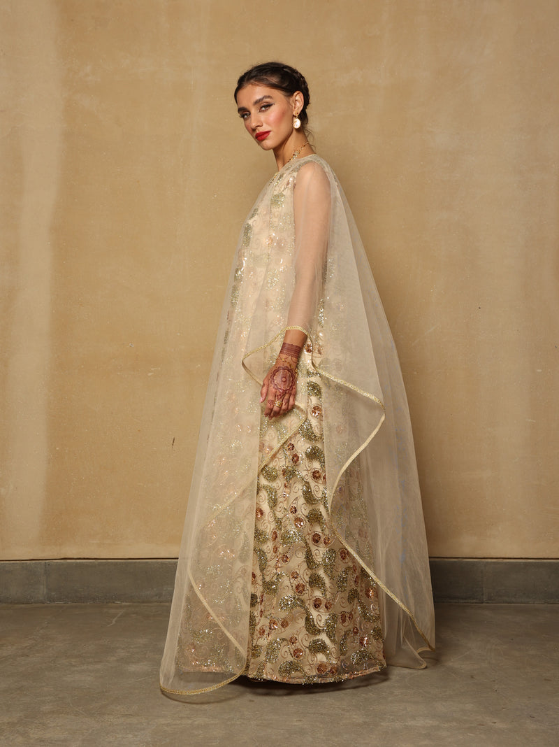 Two piece set of sleeveless 3D embroidered dress layered with tulle