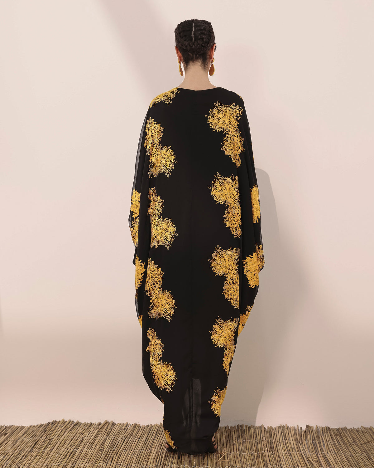 Mariposa kaftan w/ middle gathering in wrinkled chiffon and mums flower print