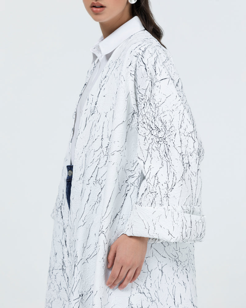Classic abaya with folded sleeve cuff in crushed two toned light fabric