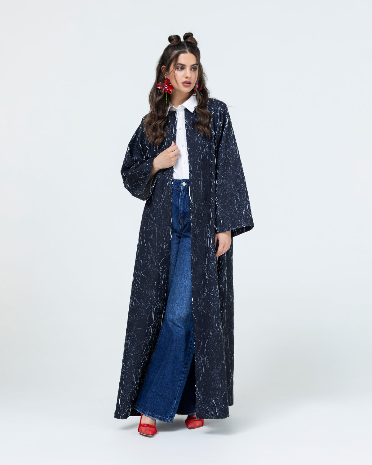 Classic abaya in two toned crushed fabric