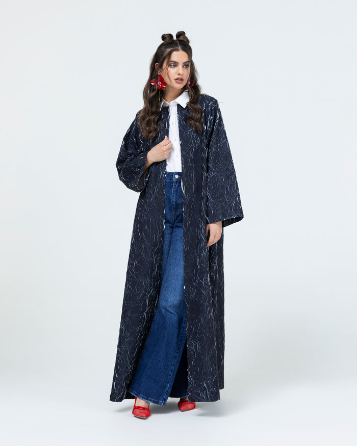Classic abaya in two toned crushed fabric