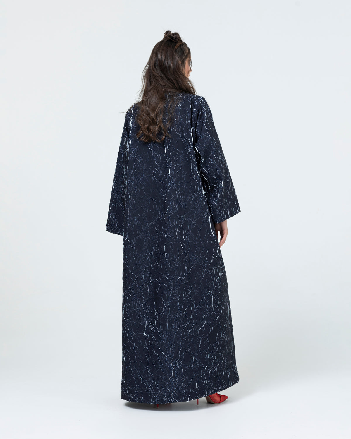Classic abaya in two toned crushed fabric