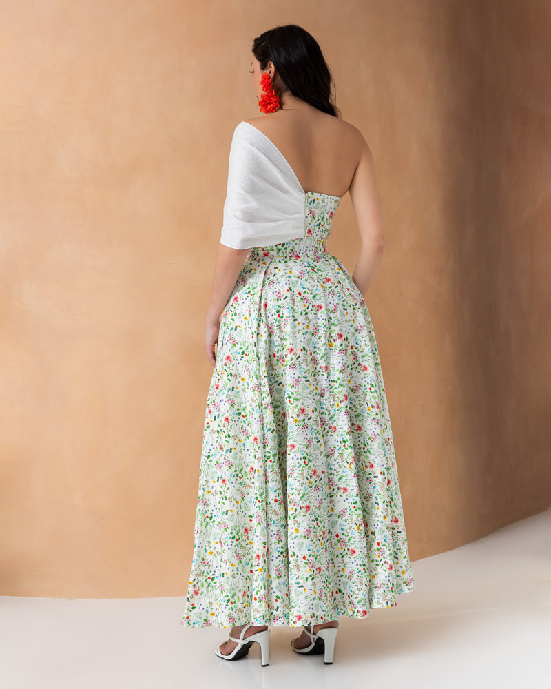 Cropped linen top with one sided gathered sleeved