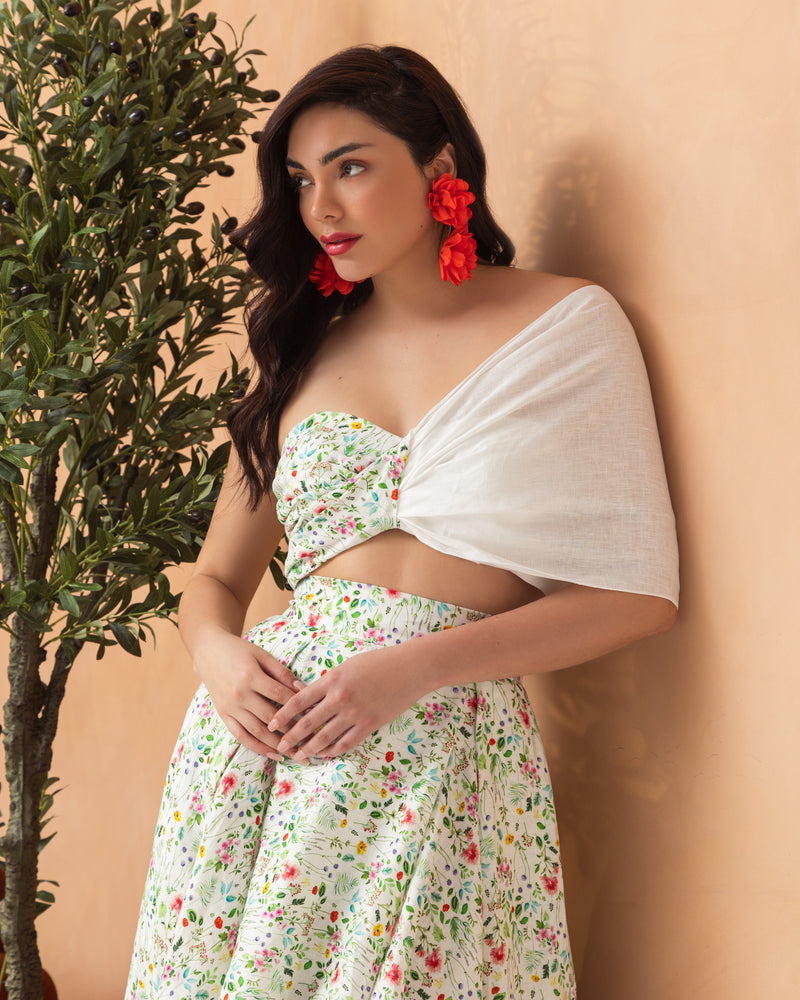 Cropped linen top with one sided gathered sleeved