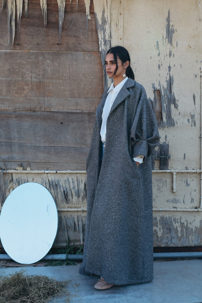 Silk wool blend abaya with classic lapel puffed sleeve with wide sleeve cut