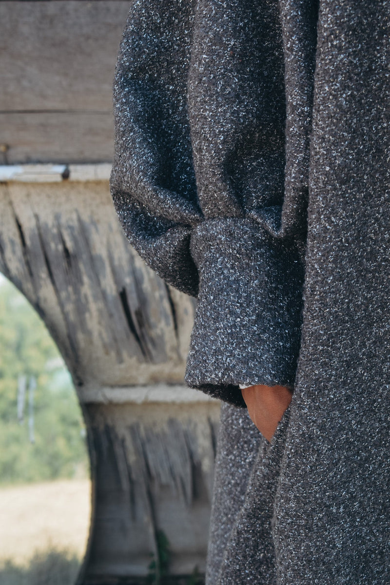 Silk wool blend abaya with classic lapel puffed sleeve with wide sleeve cut