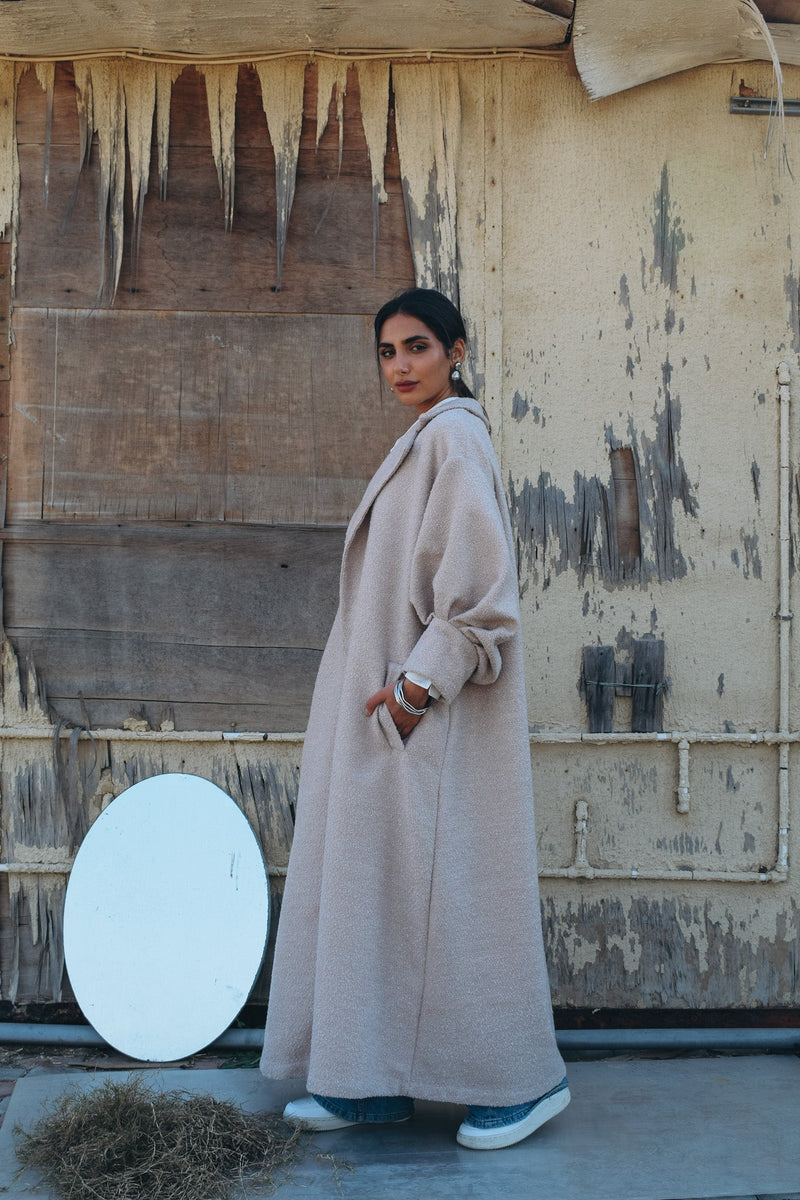 Silk wool blend abaya with classic lapel puffed sleeve with wide sleeve cut