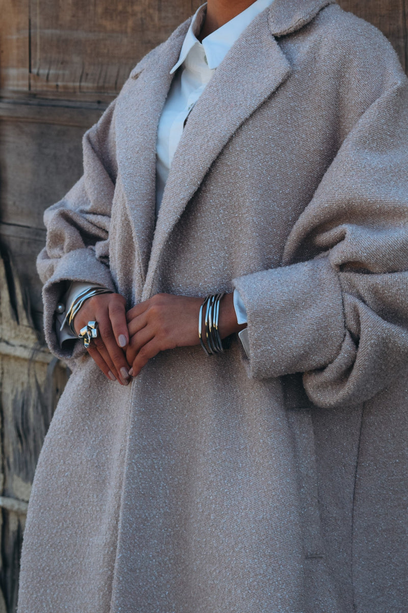 Silk wool blend abaya with classic lapel puffed sleeve with wide sleeve cut