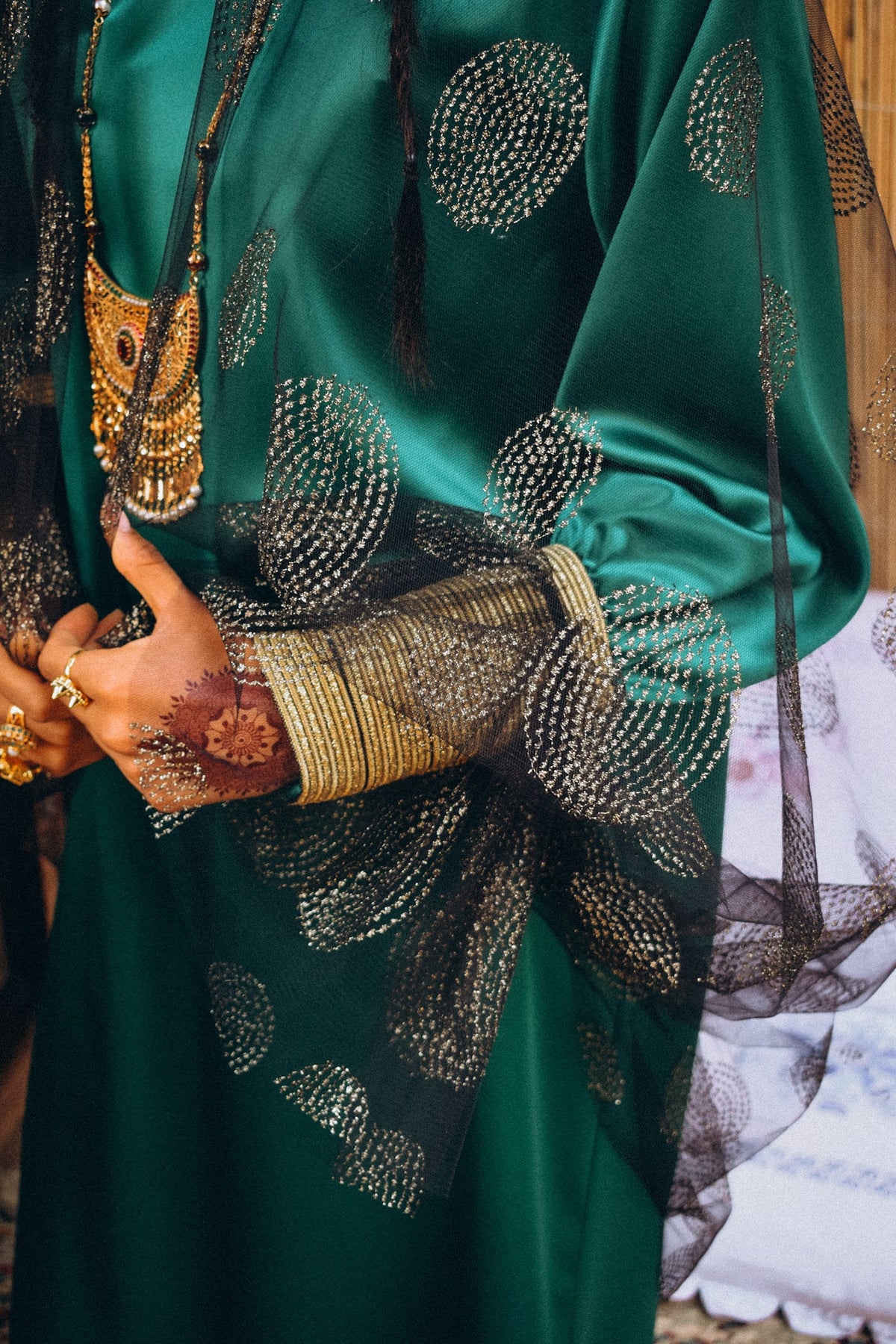 Traditional kaftan in silk with semi puffed sleeve with trimmings in cuff and neckline