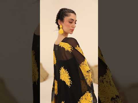 Mums flower printed wrinkled chiffon T cut abaya