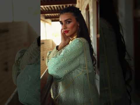 Classic neckline thoub with jacquard jalabiya